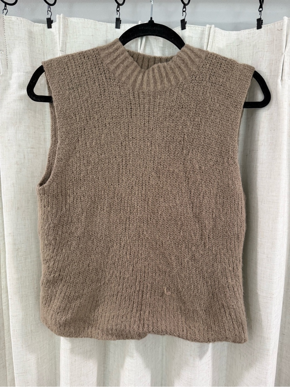Old Navy Cozy Sleeveless Knit Sweater Vest - Taupe